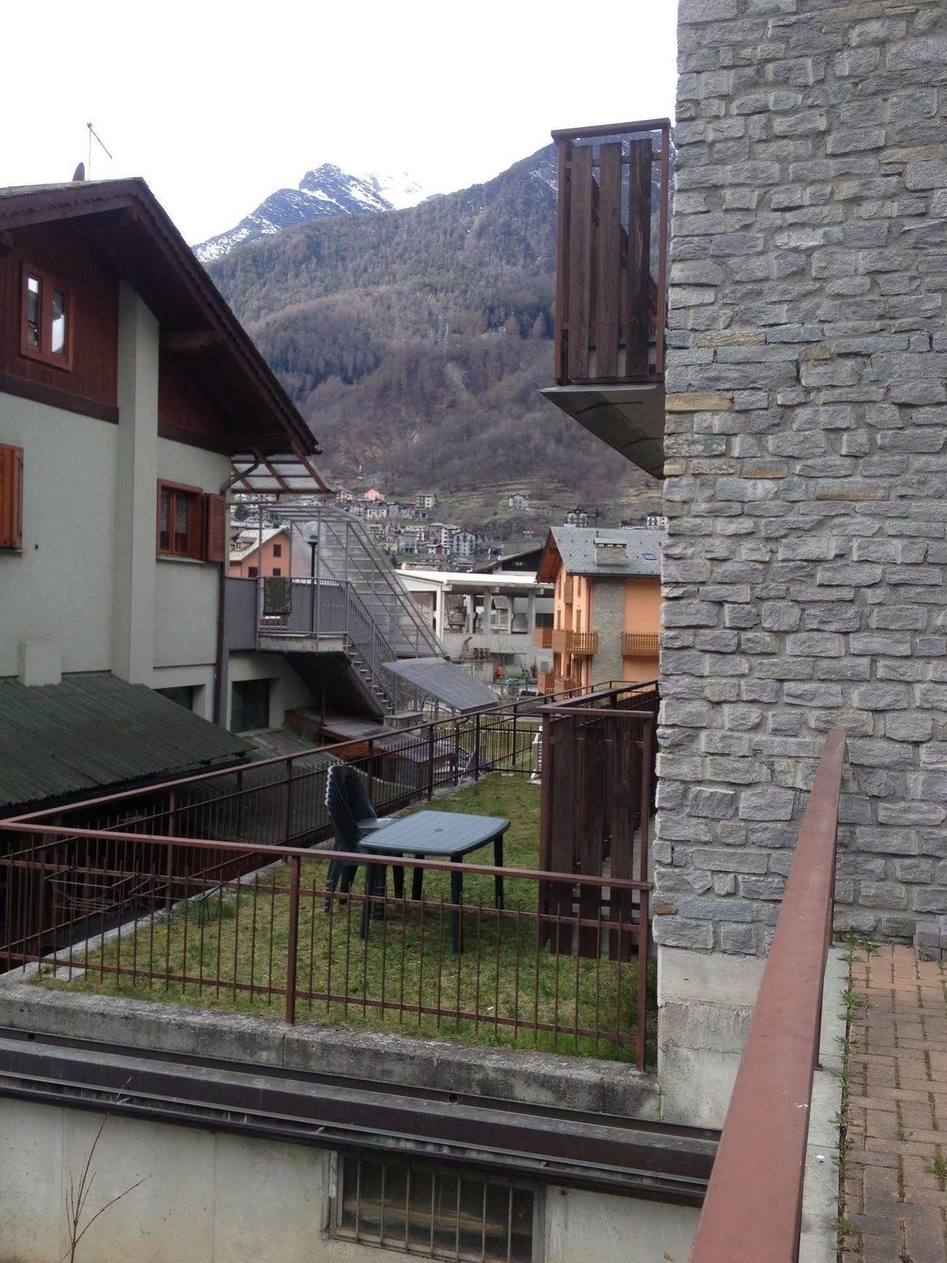 Lanterna Apartments Chiesa in Valmalenco Exteriér fotografie