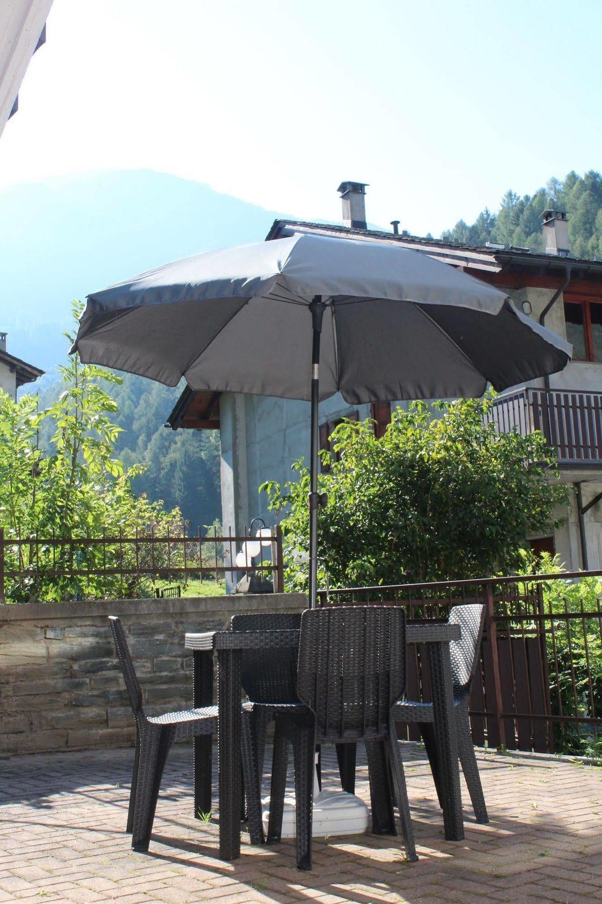 Lanterna Apartments Chiesa in Valmalenco Exteriér fotografie